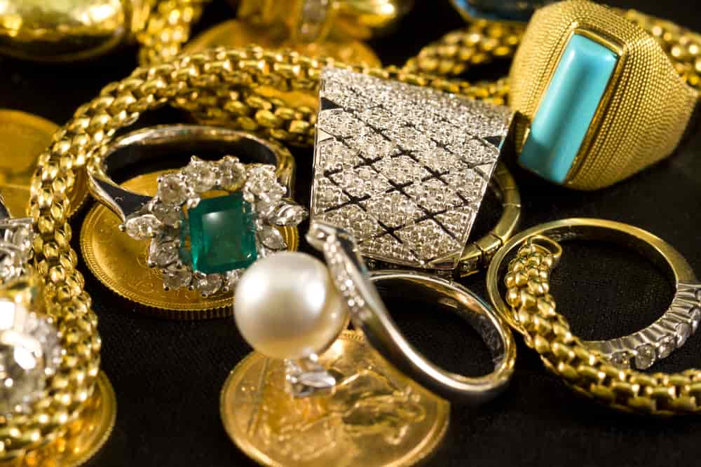 Złoto dla zuchwałych – renesans złotej biżuterii