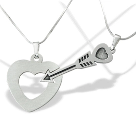 Wisiorek serce ze strzałą WEC-S-W2