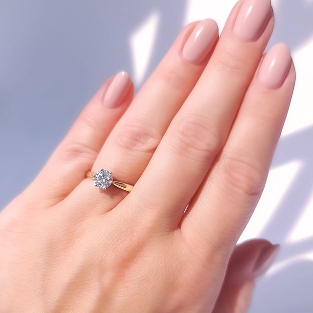 Złoty Pierścionek Zaręczynowy z Brylantem Certyfikowanym 0.90ct | Jubiler Rzemieślniczy WĘC