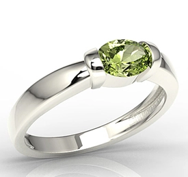 Pierścionek z białego złota z oliwinem AP-67B-OLI