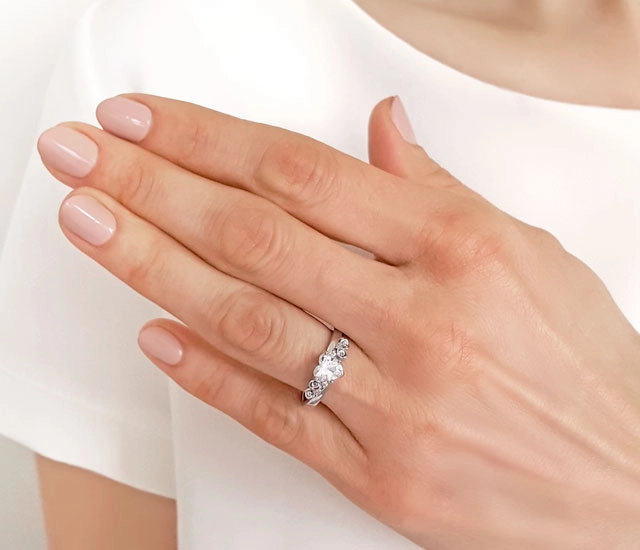 Pierścionek z topazem Swarovski White i diamentami AP-53B