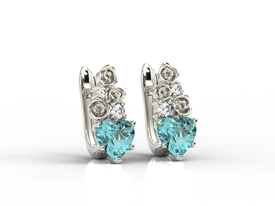 Kolczyki z białego złota z topazami niebieskimi w kształcie serca i diamentami APK-53B